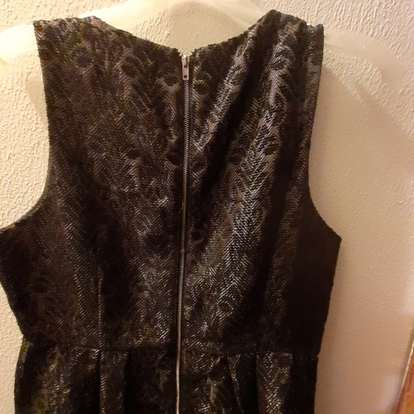 Clothes - Picture 3 of 5